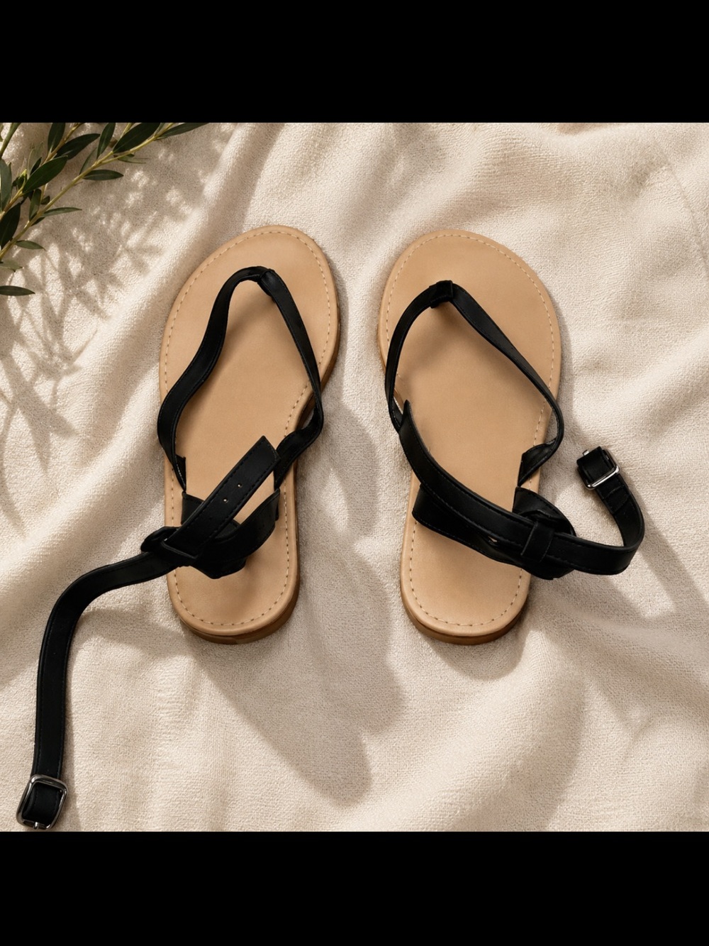 Women’s Black Strappy Toe-Loop Sandals